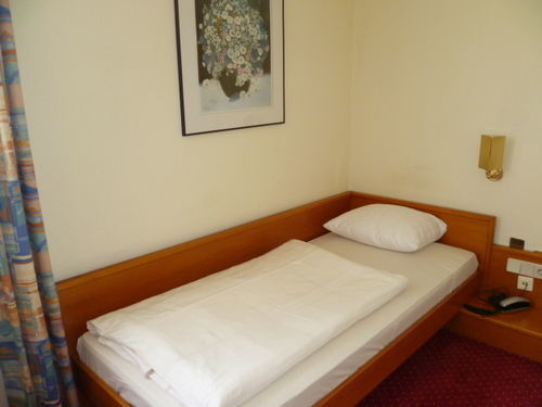 Hotel Mondial 3*